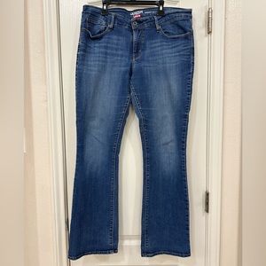 Denizen from Levi’s Modern Boot Cut Jeans. Size 16M.